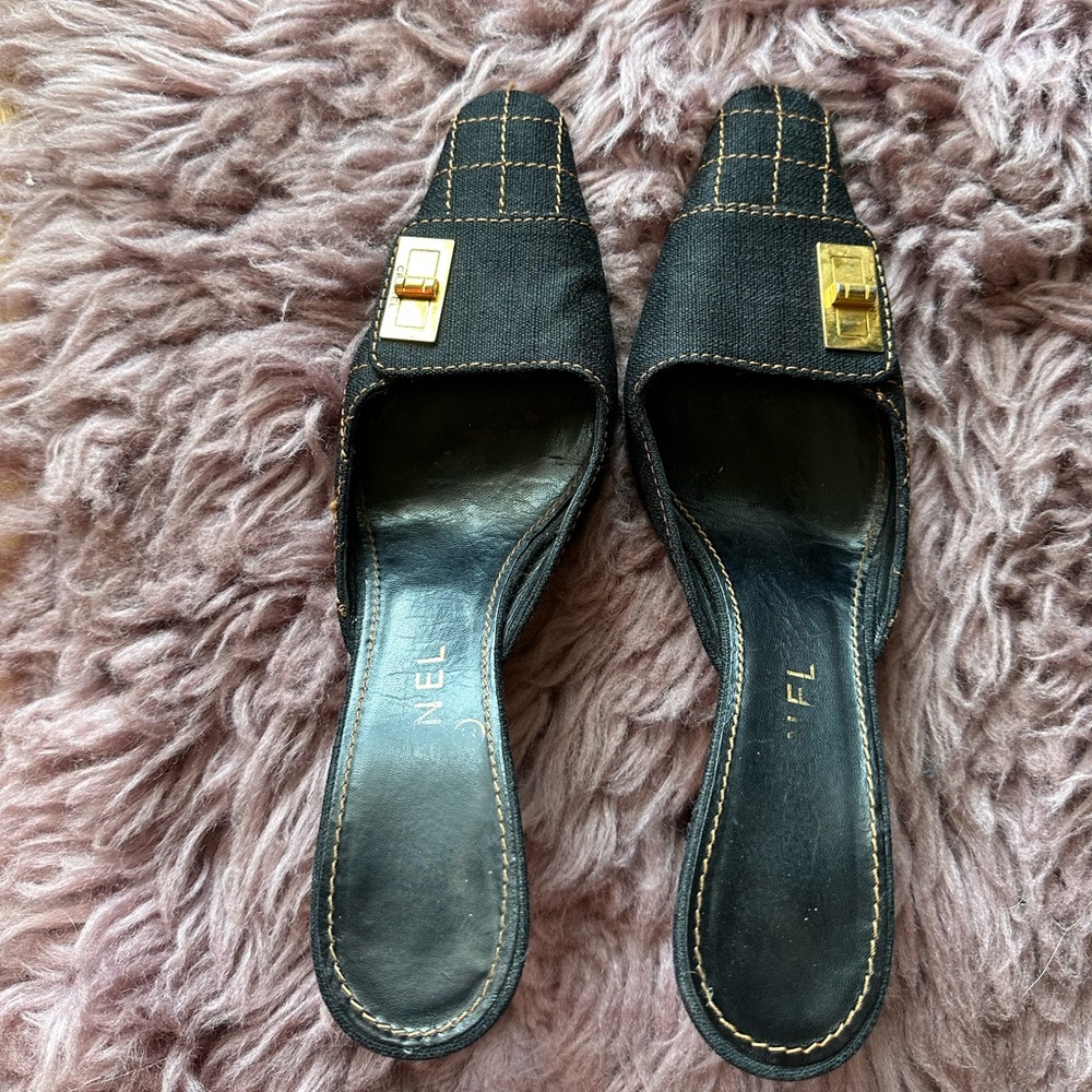CHANEL cloth mules